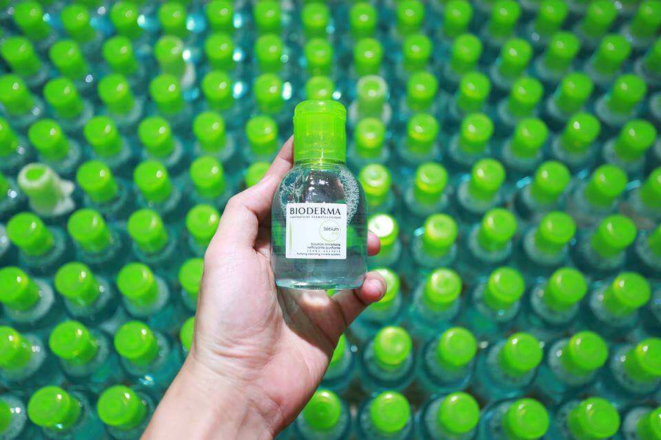 Nước tẩy trang Bioderma màu xanh lá thích hợp dành cho da dầu, da hỗn hợp