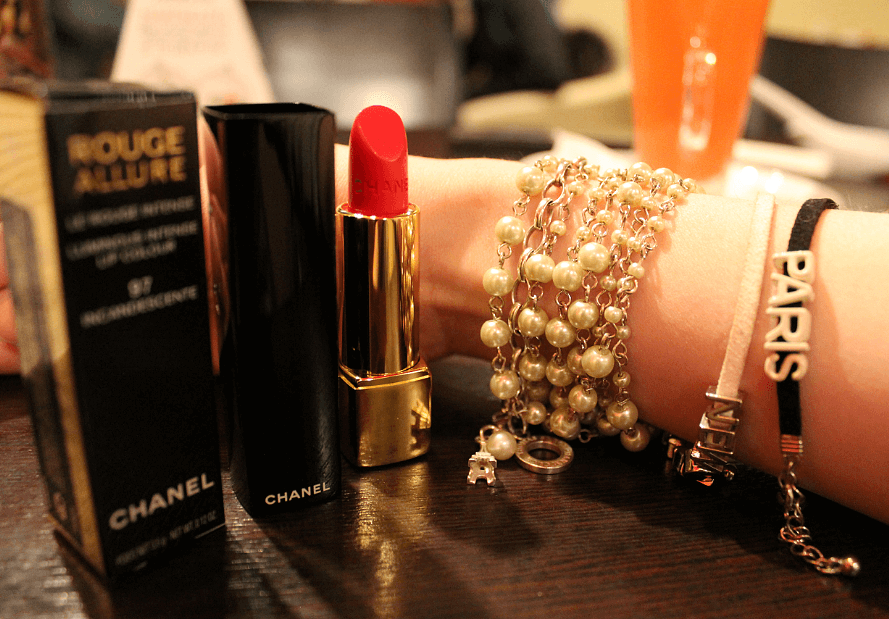 Thỏi son đỏ cam được yêu thích nhất -  son thỏi Chanel Rouge Allure màu #97 Incandescente