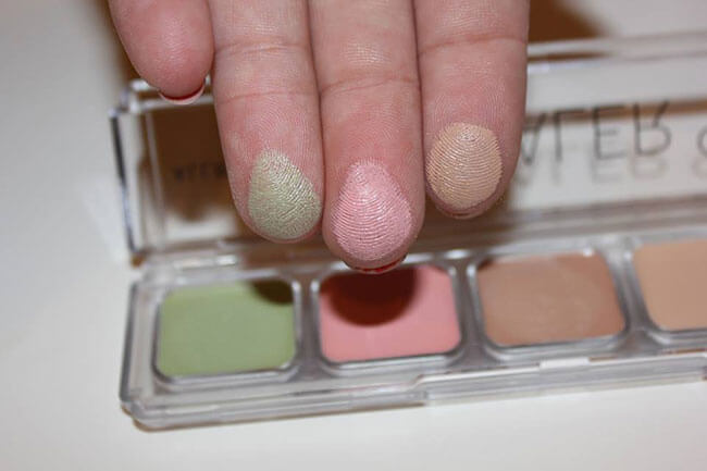 Bạn có thể mix hai màu khác nhau để tạo ra màu mới phù hợp với mình