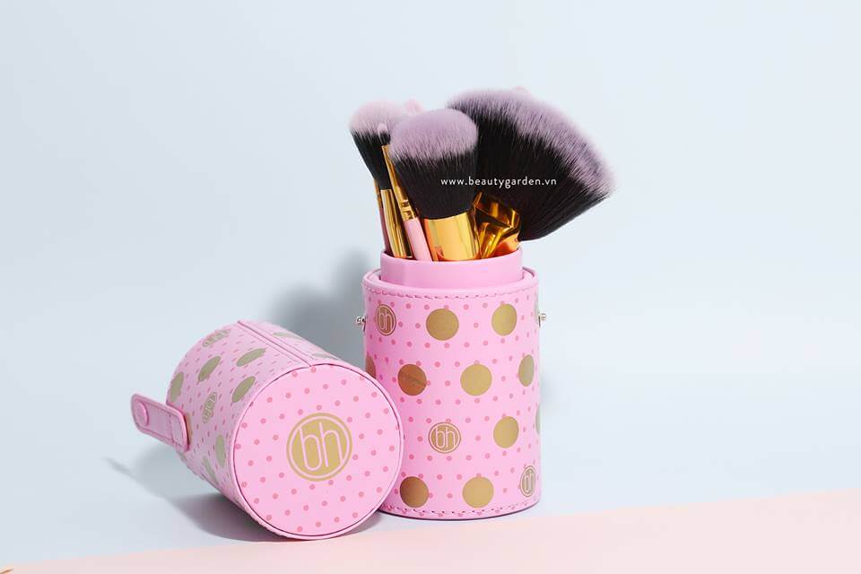 BH Cosmetics DOT Collection 11 Pieces Brush Set. BH Cosmetics DOT Collection 11 Pieces Brush Set.