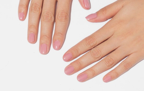 Màu hồng pastel làm nail giúp đôi tay thêm tự nhiên rạng ngời