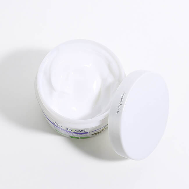 Kem dưỡng ẩm St.Ives Collagen Elastin Moisturizer Timeless Skin chứa các loại protein tự nhiên