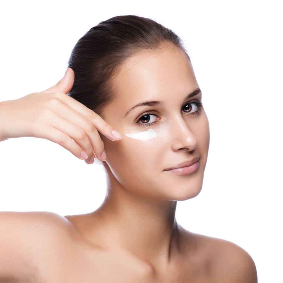 Làn da được cung cấp nước tối đa và sáng đều màu Làn da được cung cấp nước tối đa và sáng đều màu