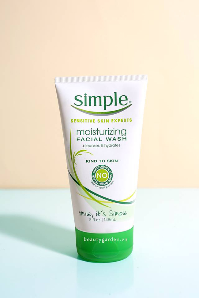 review sua rua mat simple kind to skin moisturizing facial wash hinh anh 2
