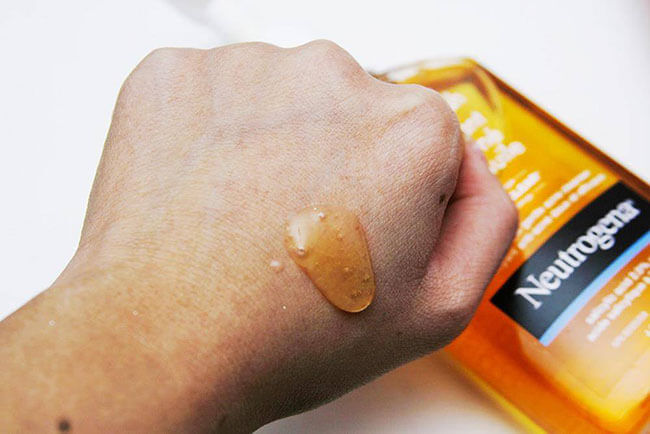 Sữa Rửa Mặt Trị Mụn Neutrogena Oil-Free Acne Wash 177ml