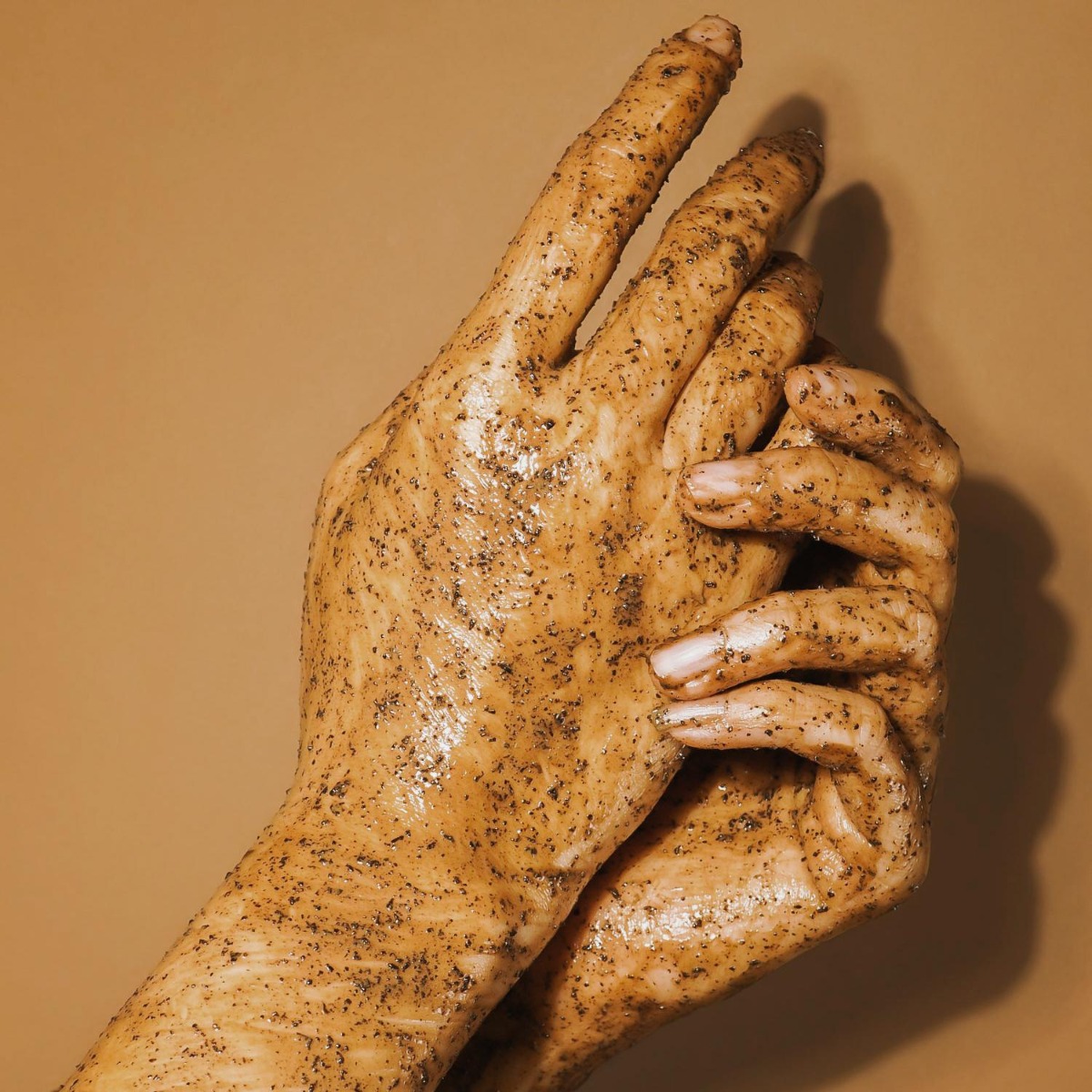 cocoon ca phe dak lak lam sach da chet co the cocoon coffee body polish 200ml hinh anh 1