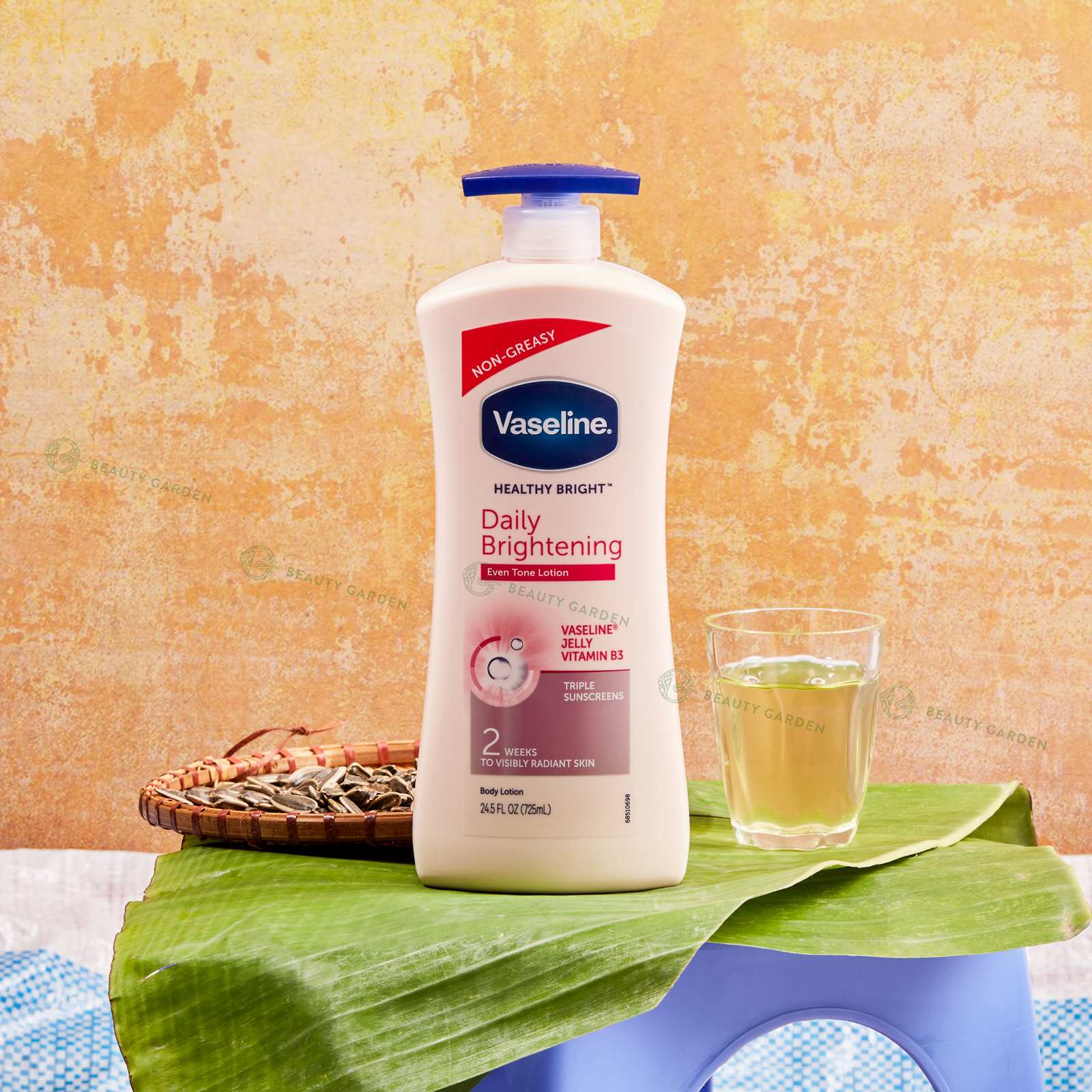 sua duong the vaseline body lotion 725ml hinh anh 1
